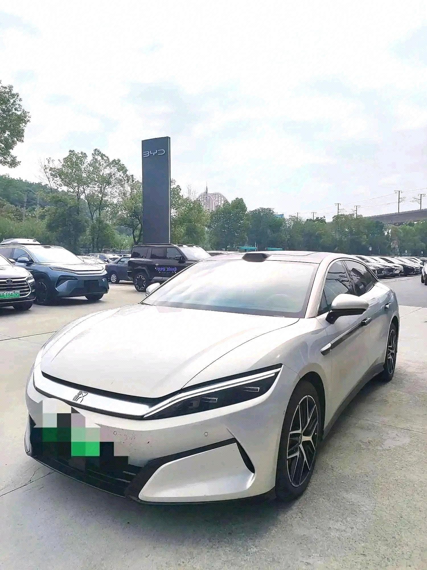 BYD HanL 2025 car image 
