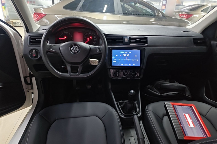 Volkswagen Santana 2018 car image #10