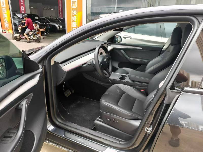 Tesla Model Y 2024 car image #4