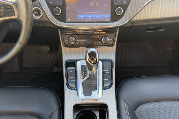 GEELY Emgrand GS 2016 صورة سيارة #17