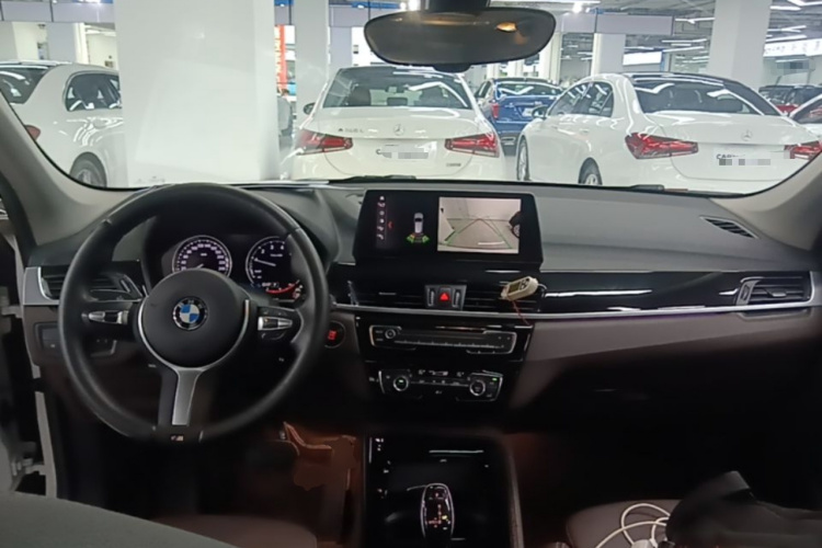 BMW X1 2020 car image #10