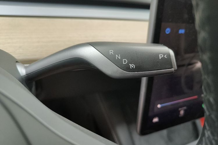 Tesla Model Y 2022 #15 Tesla Model Y 2022 car image #15