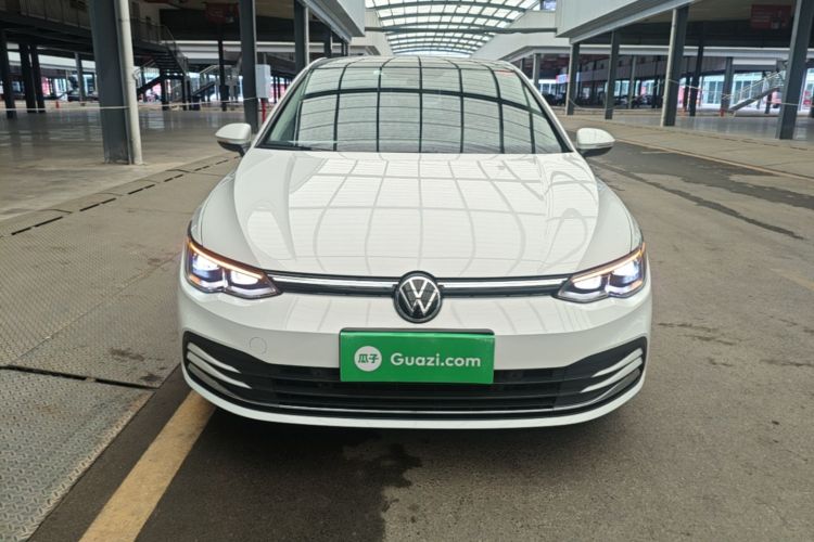 Volkswagen Golf 2022 car image #3