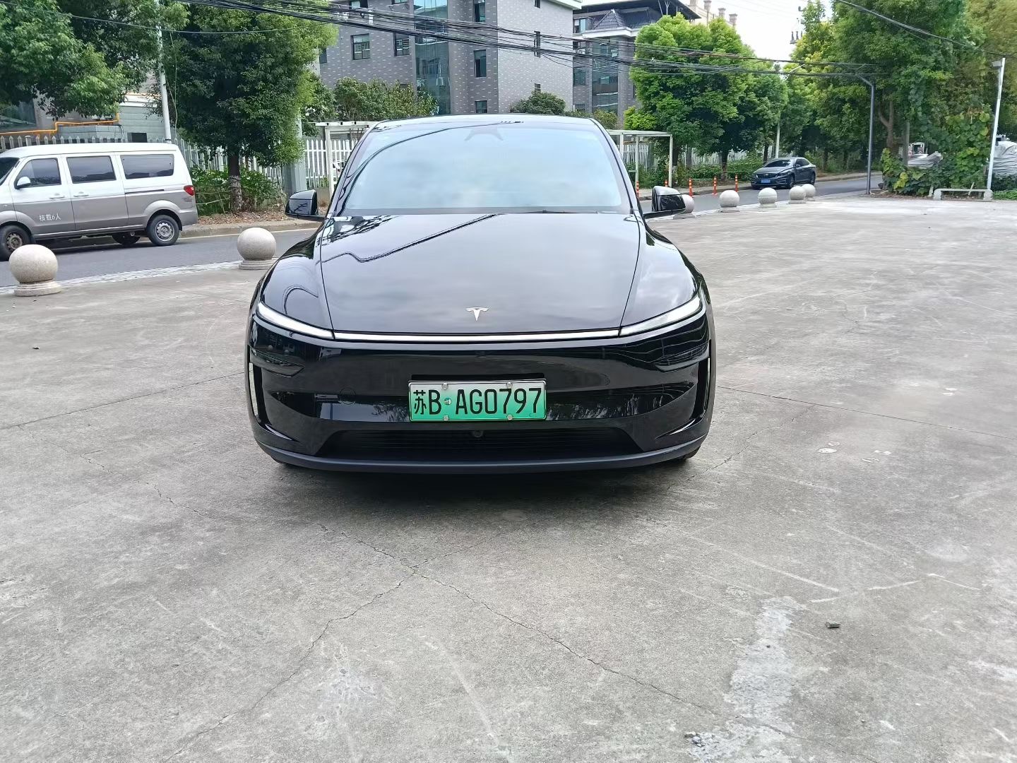 Tesla Model Y 2026 #2 Tesla Model Y 2026 car image #2