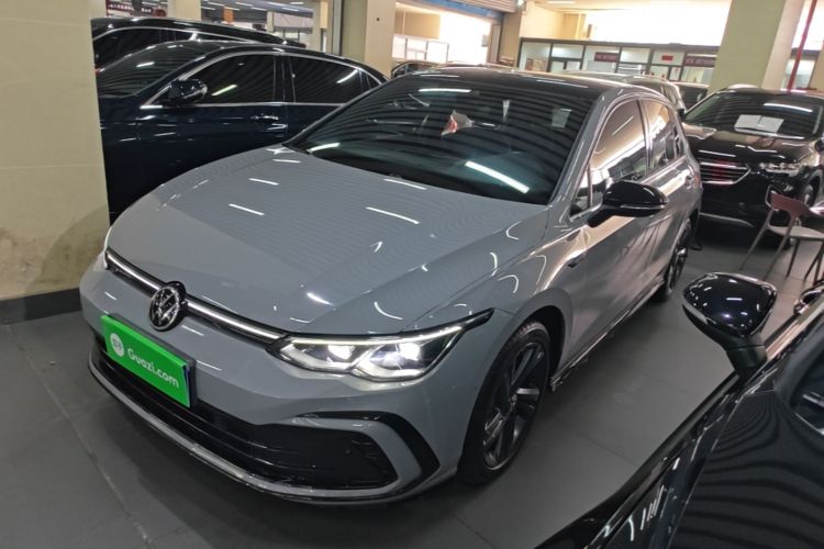 Volkswagen Golf 2022 car image #2