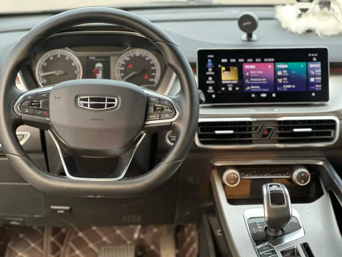 GEELY Coolray 2021 #6 GEELY Coolray 2021 car image #6