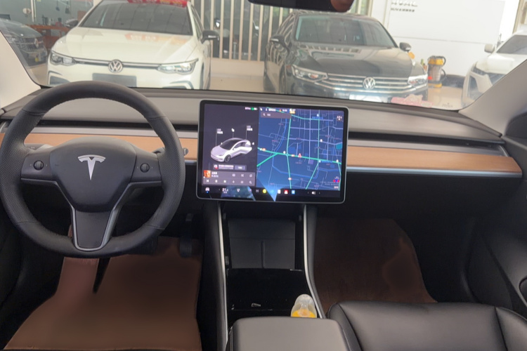 Tesla Model 3 2020 #11 Tesla Model 3 2020 صورة سيارة #11