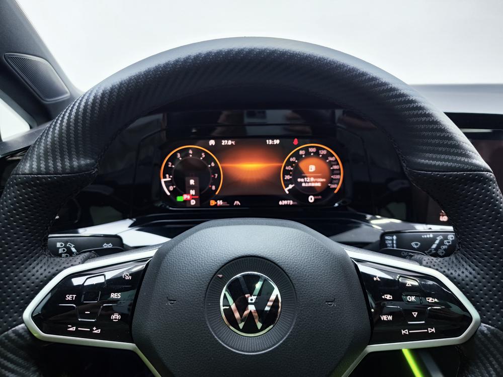 Volkswagen Golf 2023 car image #17