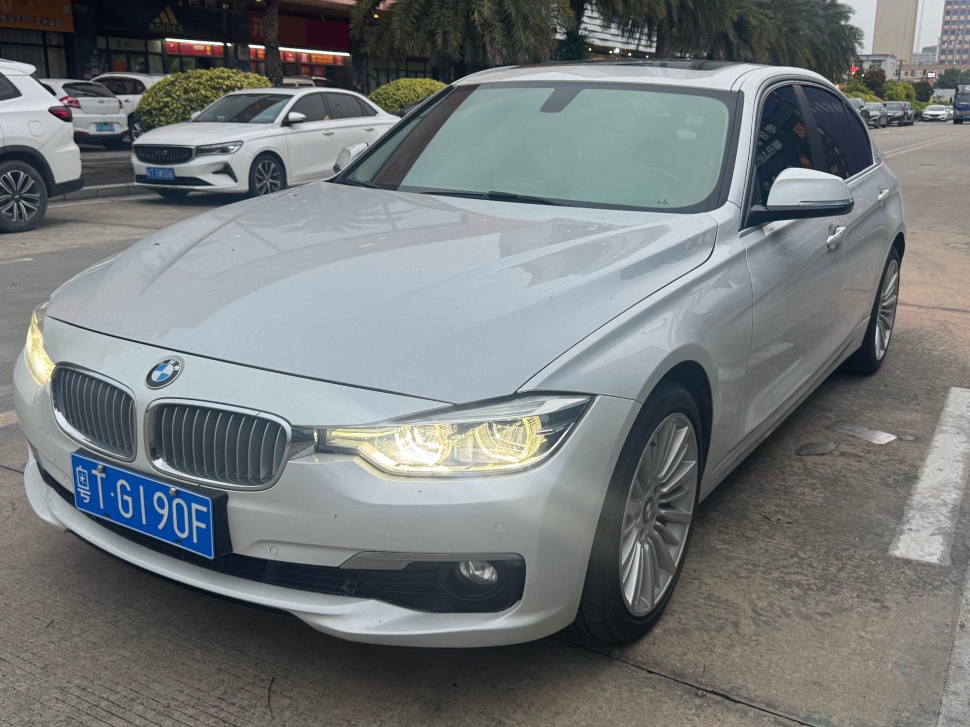 BMW 3 Series 2017 BMW 3 Series 2017 car image