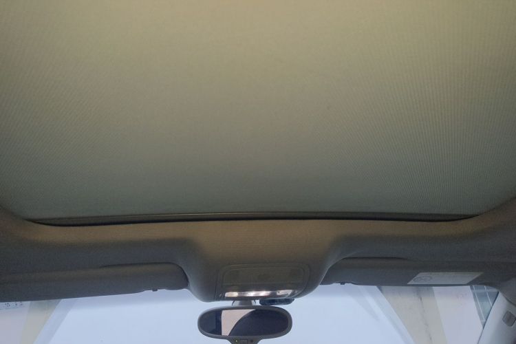 Audi Q3 2014 car image #16
