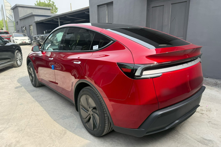 Tesla Model Y 2016 #4 Tesla Model Y 2016 car image #4