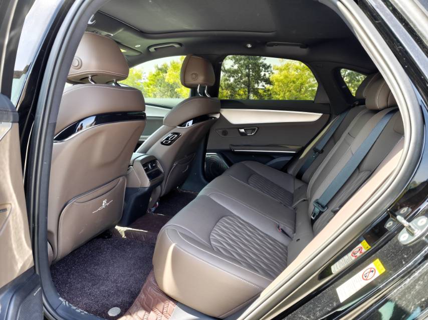 BYD Han 2024 car image #8