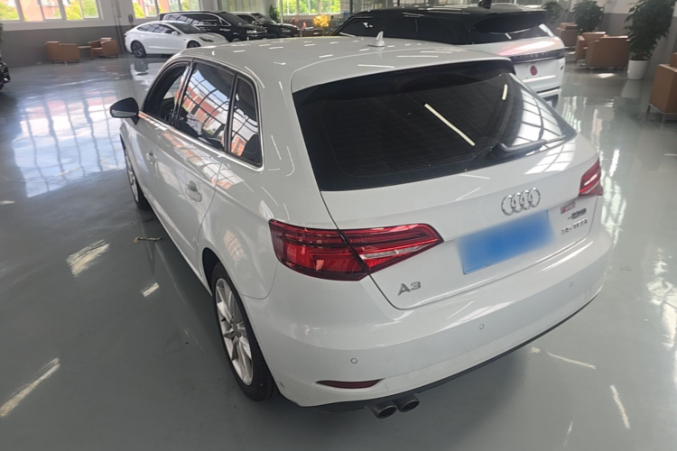 Audi A3 2018 car image #5