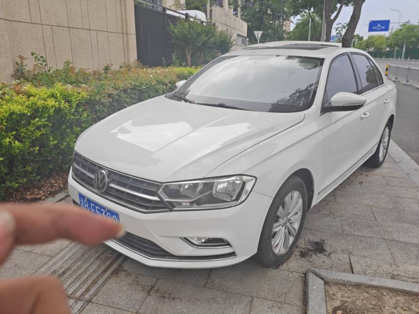 Volkswagen Bora 2016 car image 