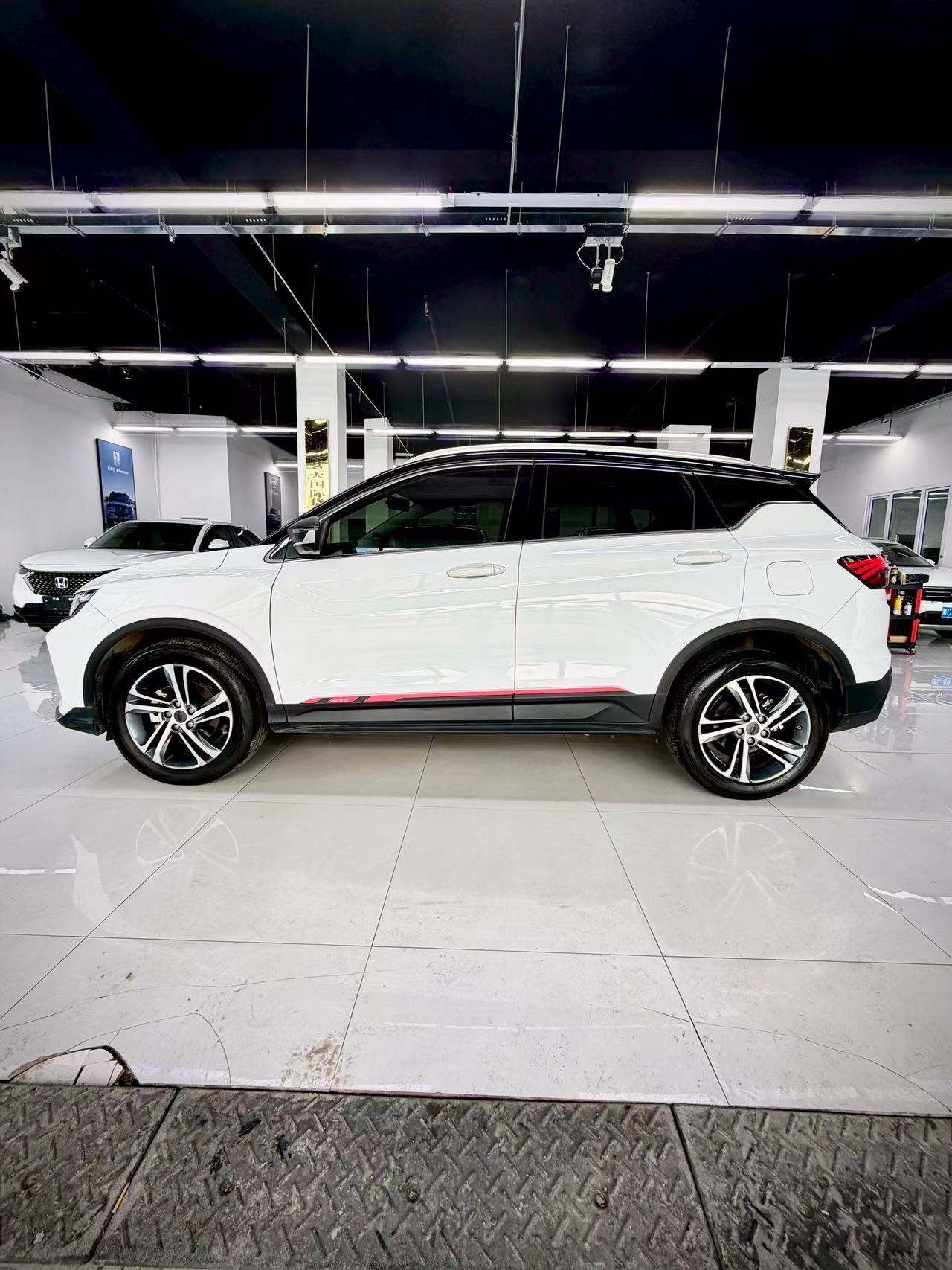 GEELY Coolray 2022 imagen de coche #3