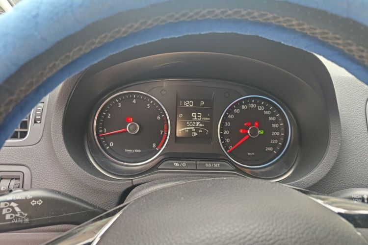 Volkswagen Polo 2015 #13 Volkswagen Polo 2015 car image #13