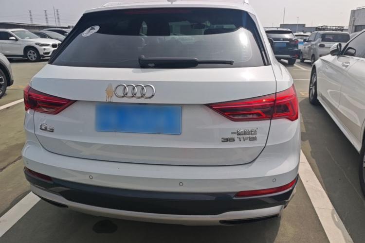 Audi Q3 2021 car image #6