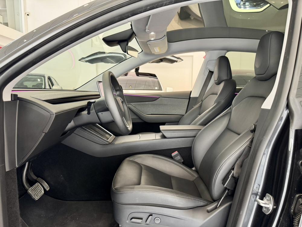 Tesla Model Y 2025 #14 Tesla Model Y 2025 car image #14