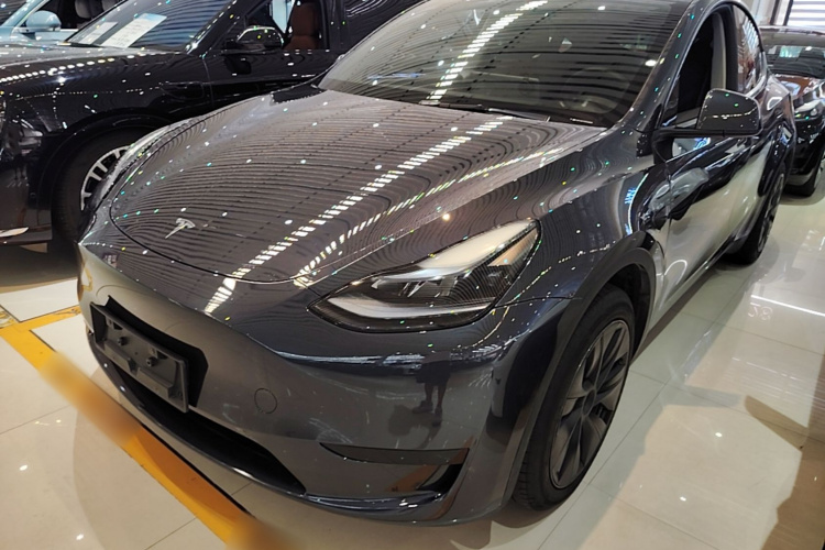 Tesla Model Y 2024 #2 Tesla Model Y 2024 car image #2