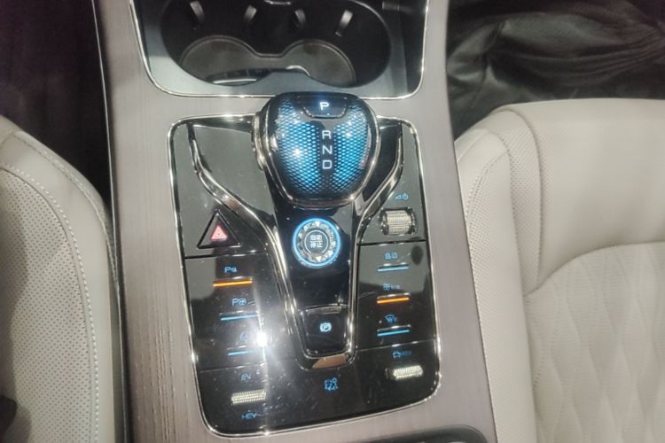 BYD Han 2025 car image #14