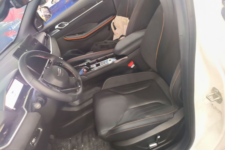 GEELY Coolray 2026 car image #15