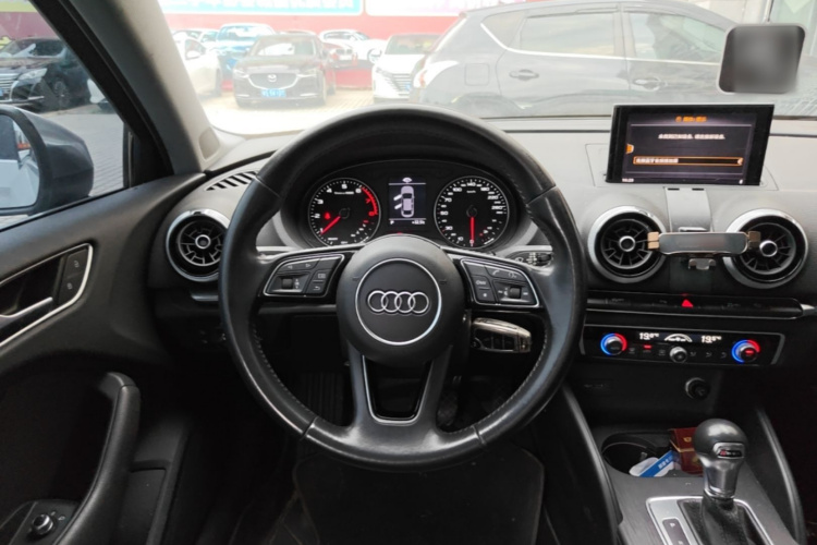 Audi A3 2019 car image #11