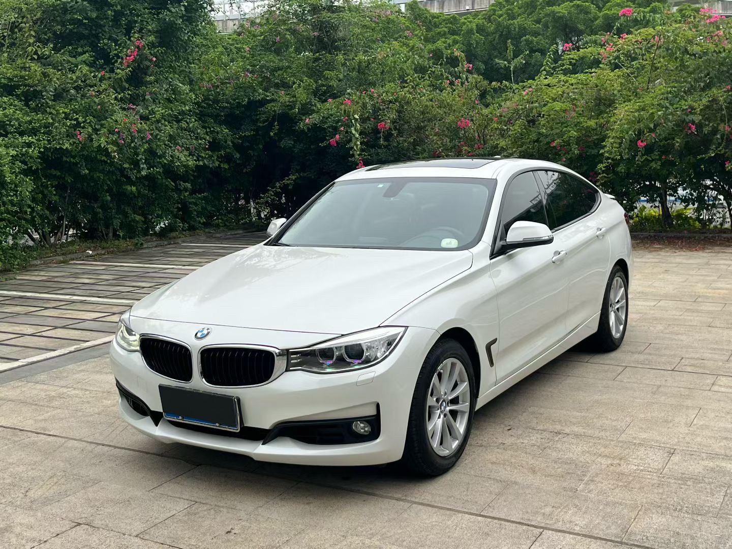 BMW 3 Series GT 2015 car image 