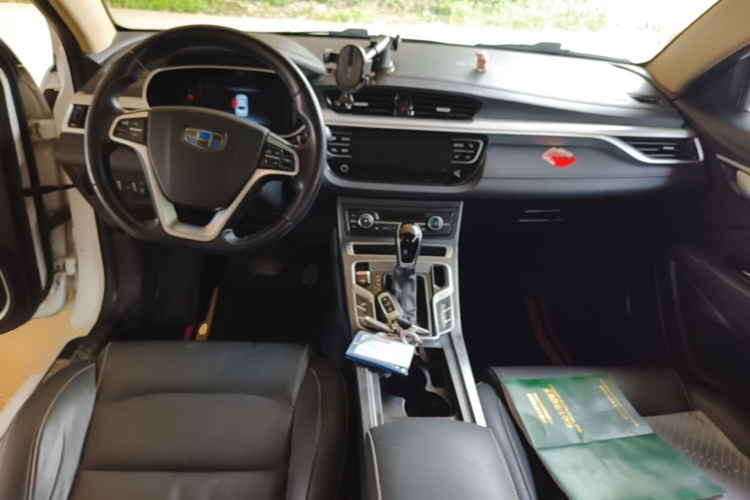GEELY Emgrand 2018 car image #10