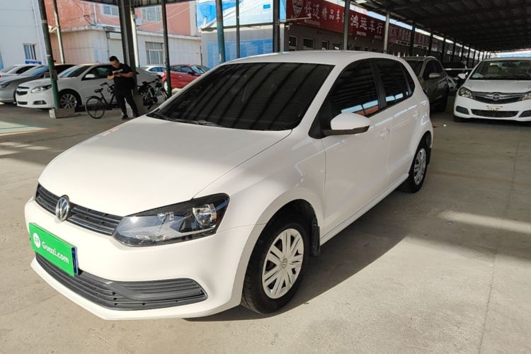 Volkswagen Polo 2016 car image #2