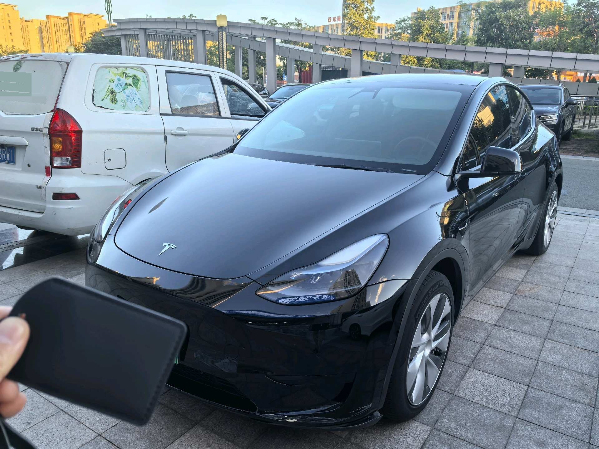 Tesla Model Y 2022 Tesla Model Y 2022 car image