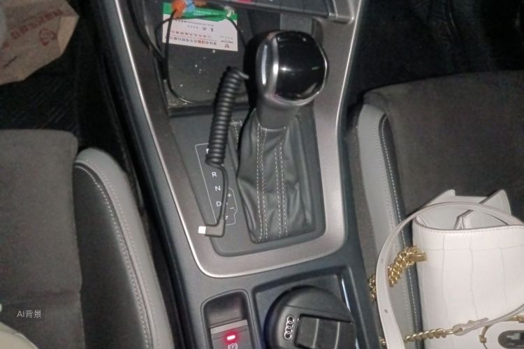 Audi Q3 2021 imagem de carro #16