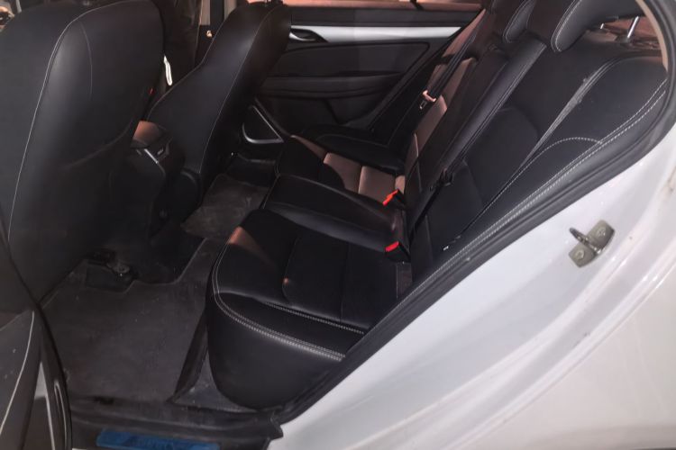 GEELY Emgrand 2019 car image #14