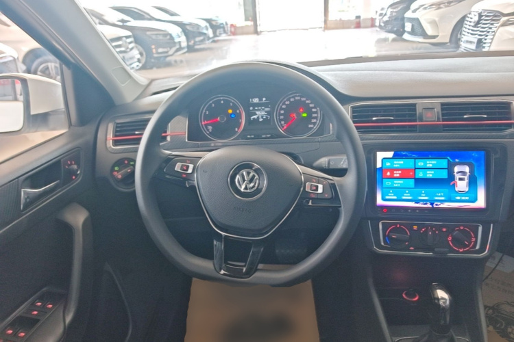 Volkswagen Santana 2017 car image #11