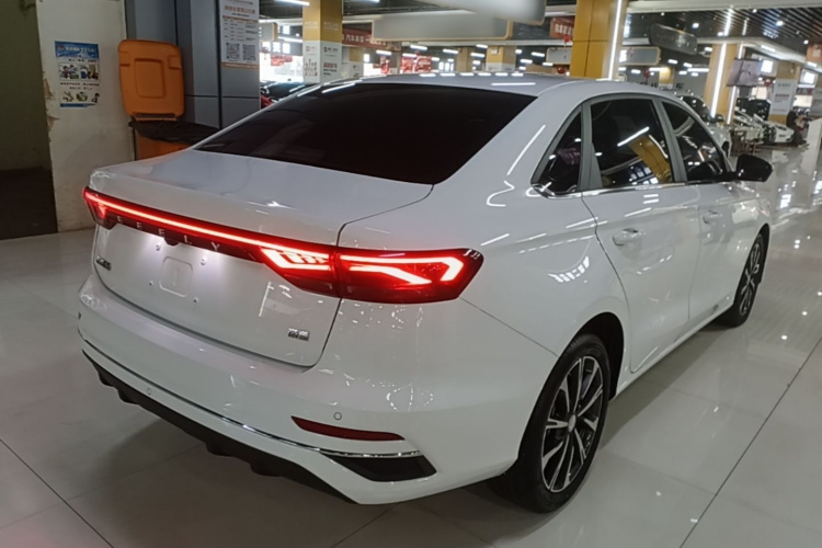 GEELY Emgrand 2024 car image #5