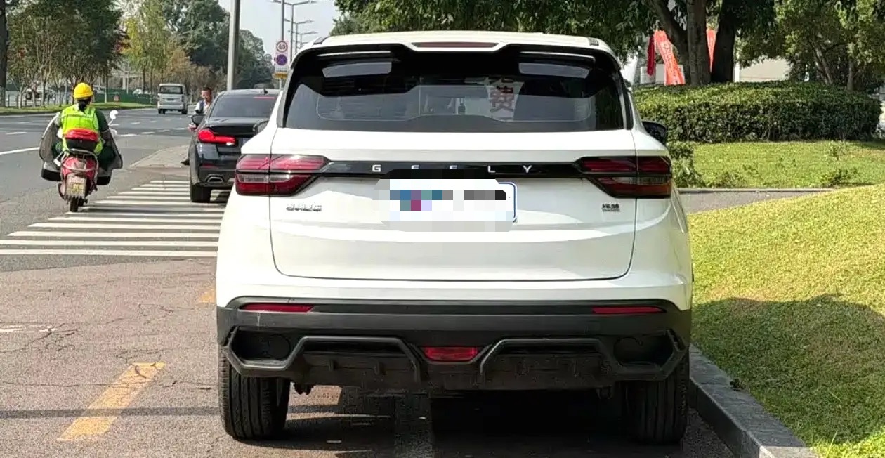 GEELY Coolray 2025 #2 GEELY Coolray 2025 изображение автомобиля #2
