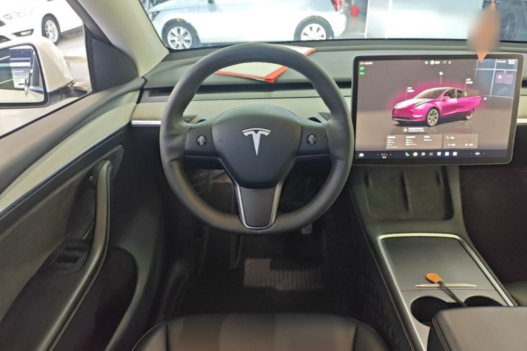 Tesla Model Y 2024 #11 Tesla Model Y 2024 car image #11