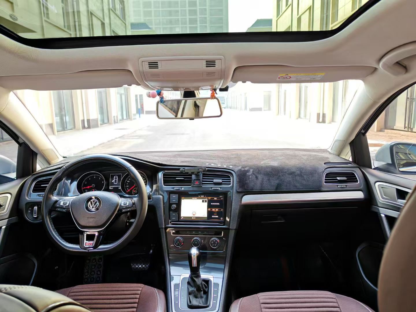 Volkswagen Golf 2018 car image #8