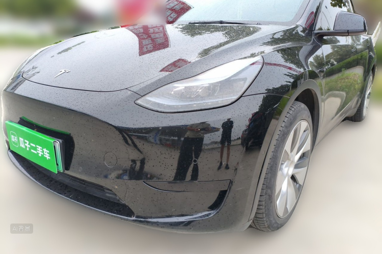 Tesla Model Y 2022 car image #2