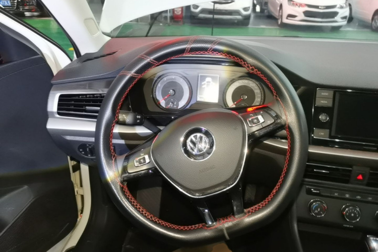 Volkswagen Lavida 2018 #11 Volkswagen Lavida 2018 car image #11