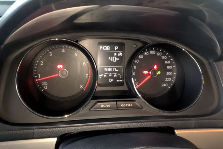 Volkswagen Lavida 2017 car image #12