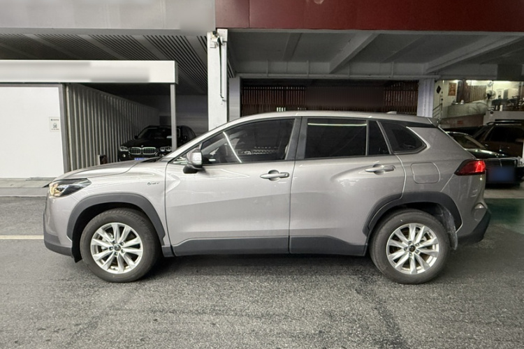 Toyota Corolla Cross 2024 immagine di auto #5