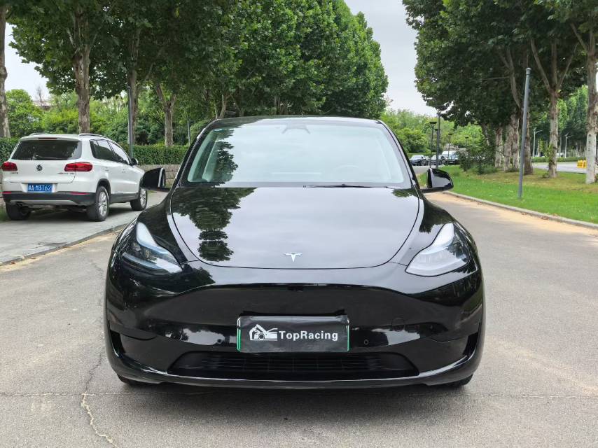 Tesla Model Y 2023 #2 Tesla Model Y 2023 car image #2