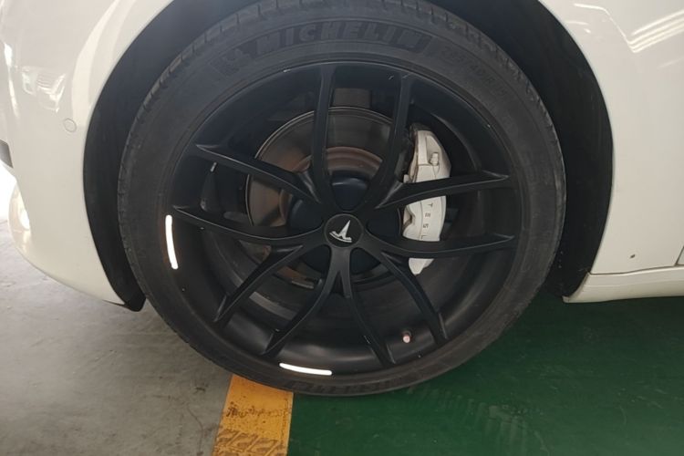 Tesla Model 3 2020 car image #9