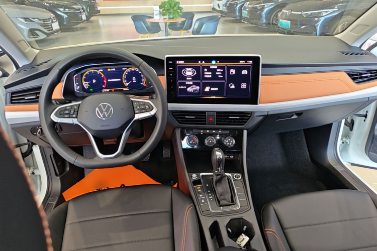 Volkswagen Bora 2025 car image #10