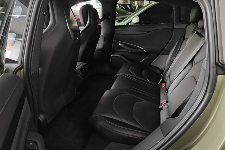 MI SU7 2024 image de voiture #17