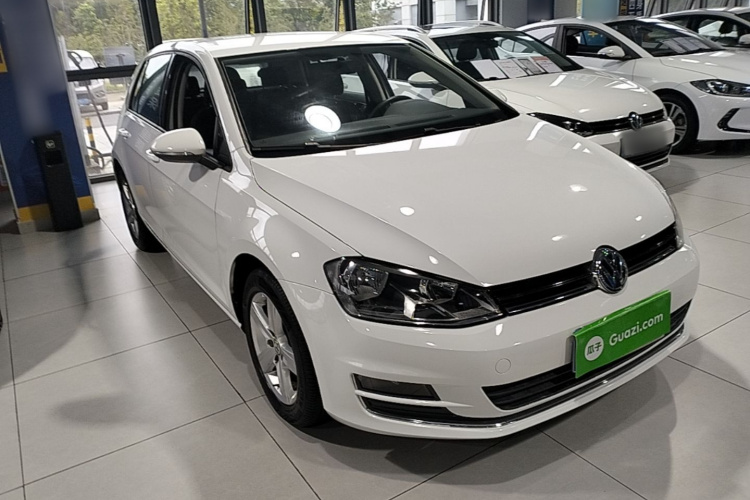 Volkswagen Golf 2015 car image #4