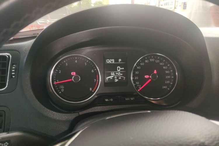 Volkswagen Polo 2016 car image #16