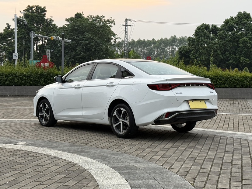 GEELY Emgrand L 2022 car image #9