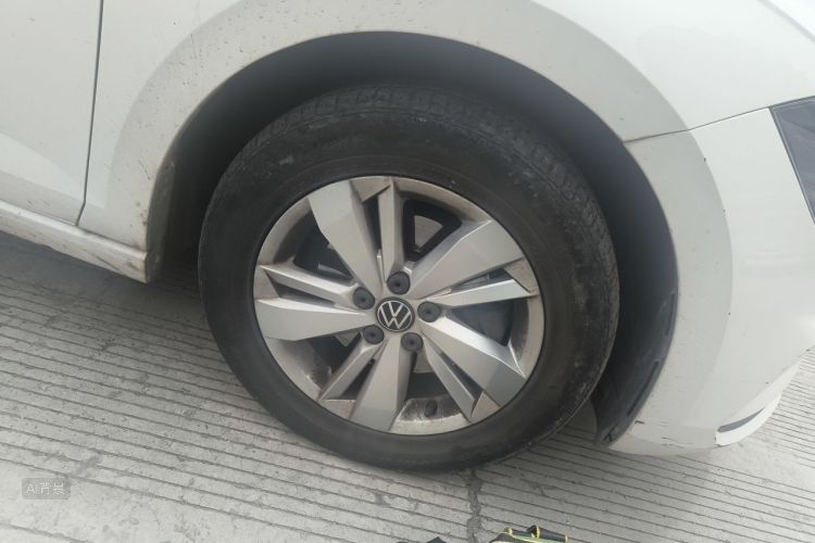 Volkswagen Polo 2021 car image #9