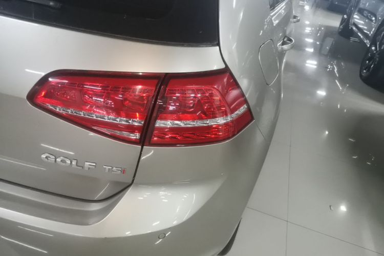 Volkswagen Golf 2015 car image #8